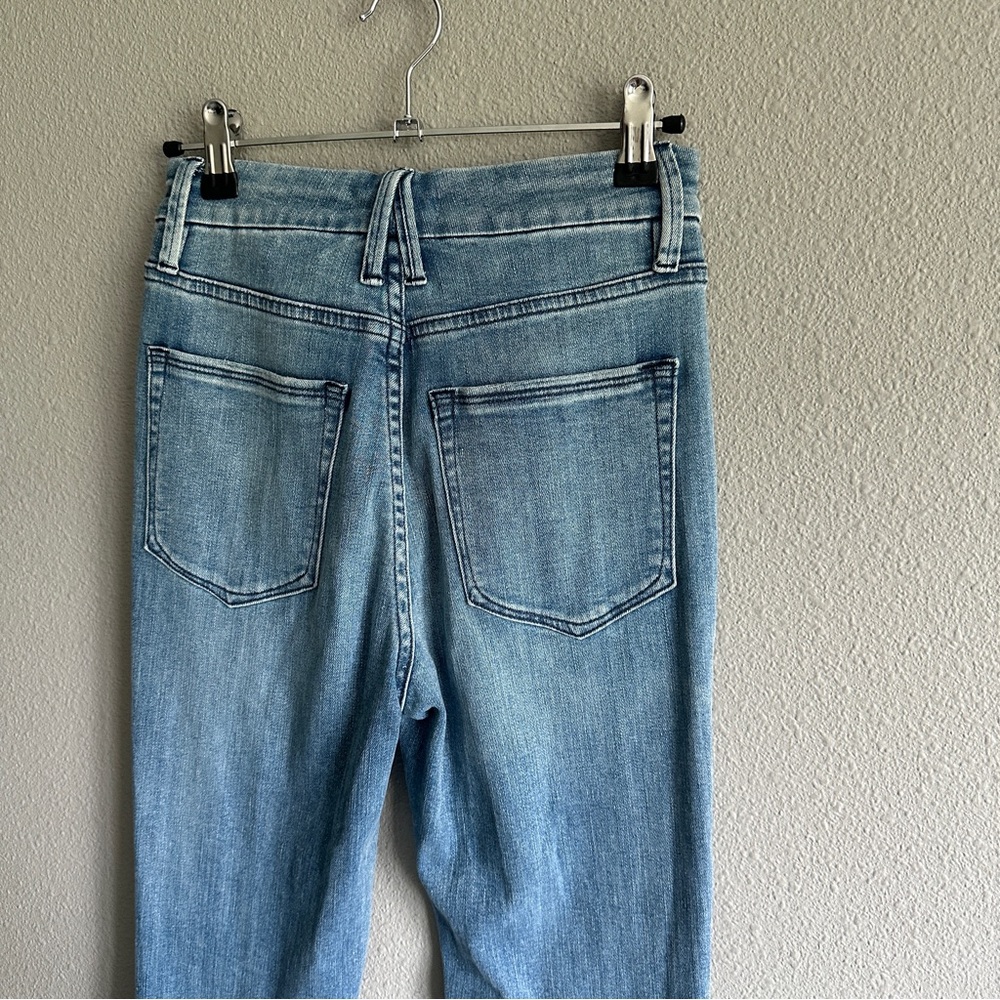 Good American Distressed Good Flare Jeans 0/25 - Picture 6 of 11